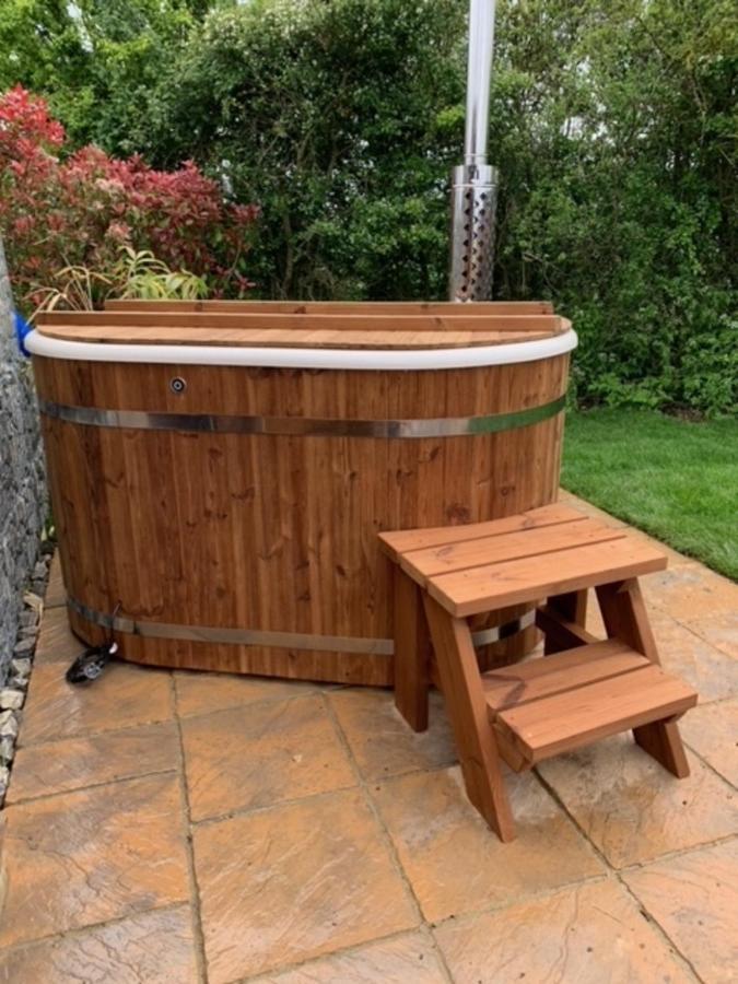 Romantic Escape Luxury Hobbit House With Hot Tub! Sheerness Extérieur photo